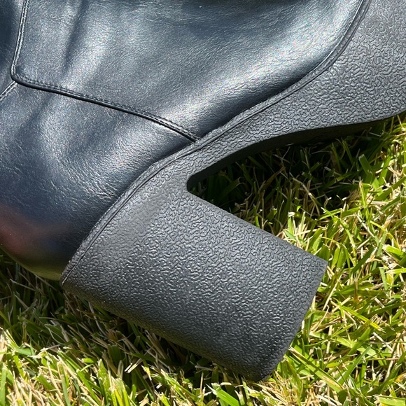 SOLD - Picture 2 of 6